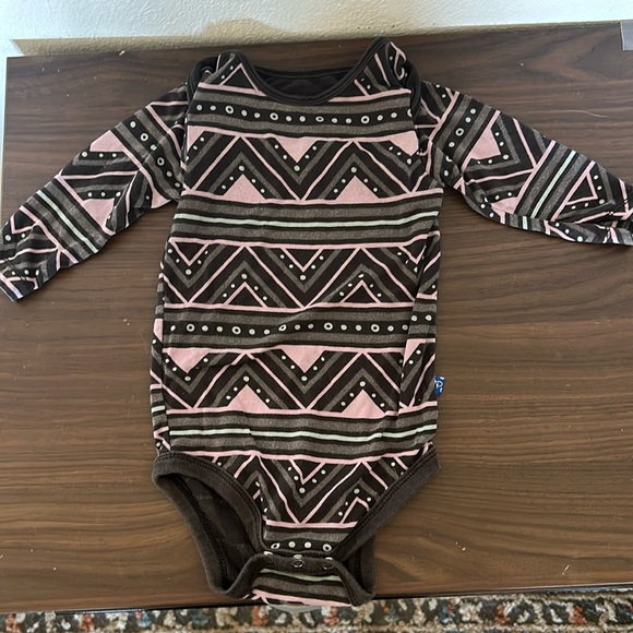 Kickee Pants Other - Kickee Pants Unisex onesie super soft bamboo size 12-18 months bodysuit